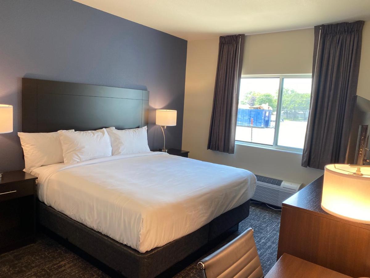Cobblestone Inn & Suites - Forest City Екстер'єр фото