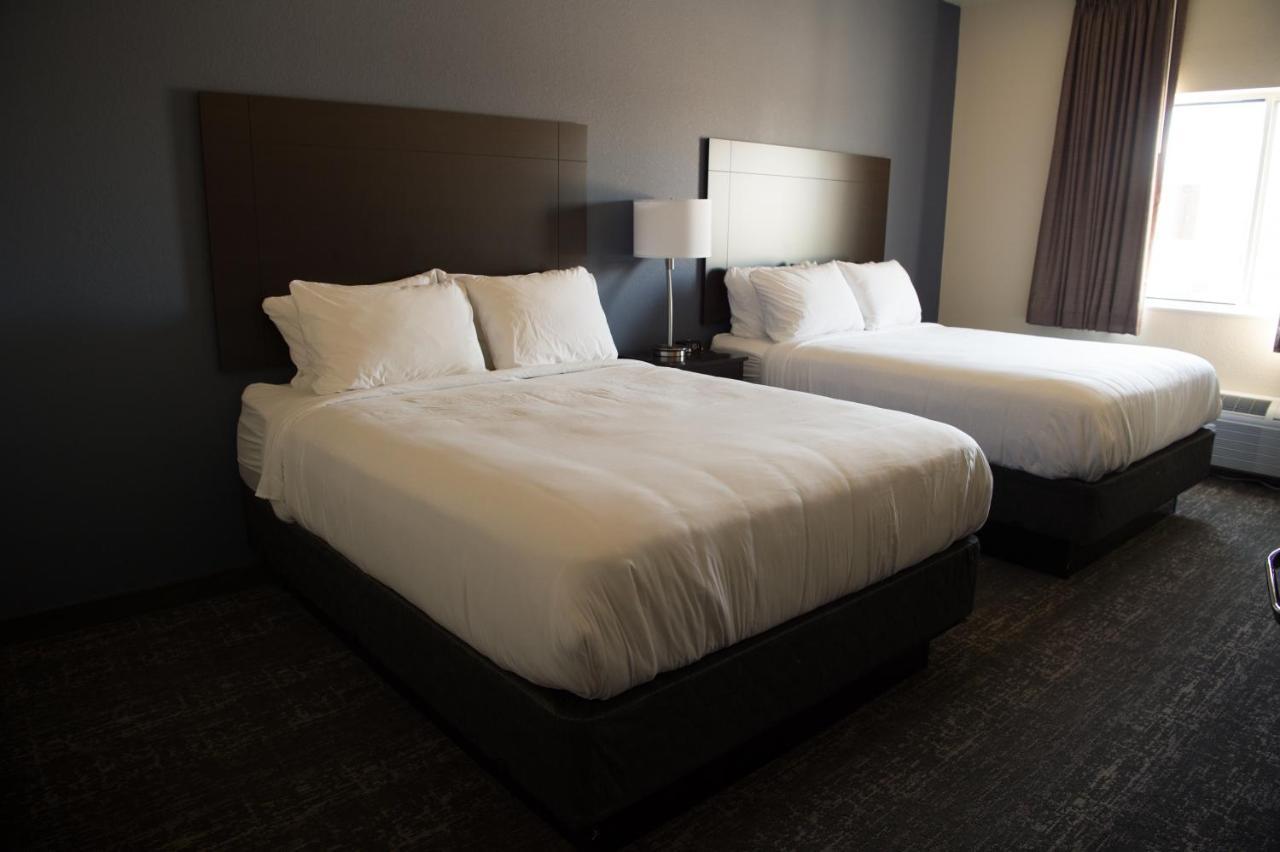 Cobblestone Inn & Suites - Forest City Екстер'єр фото
