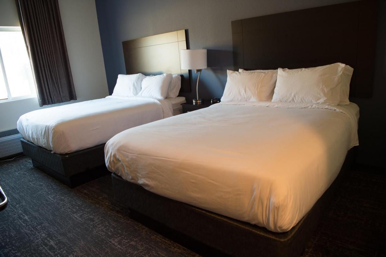 Cobblestone Inn & Suites - Forest City Екстер'єр фото
