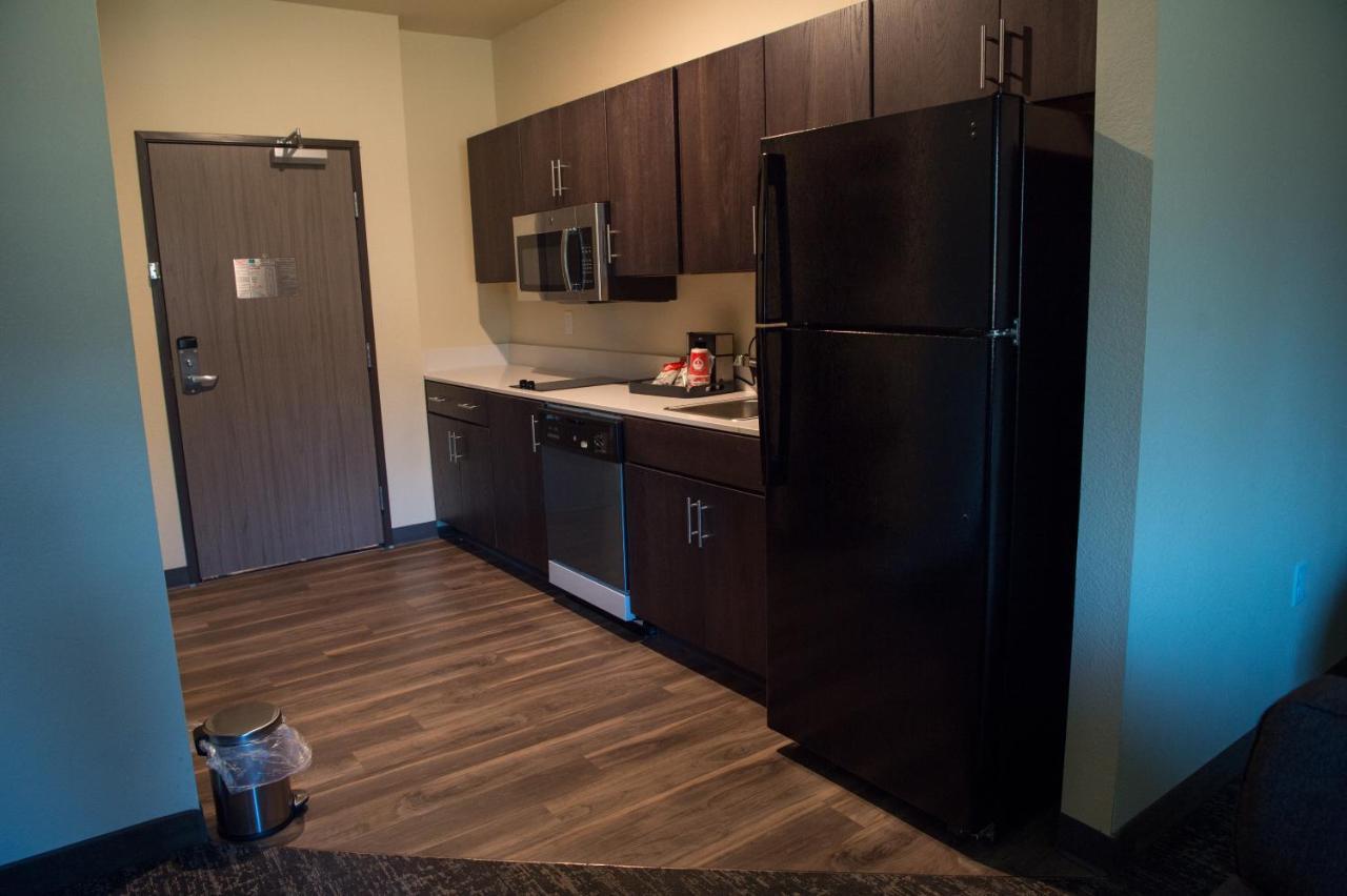 Cobblestone Inn & Suites - Forest City Екстер'єр фото