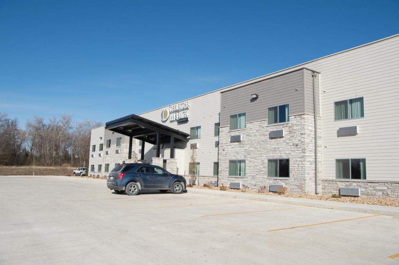Cobblestone Inn & Suites - Forest City Екстер'єр фото